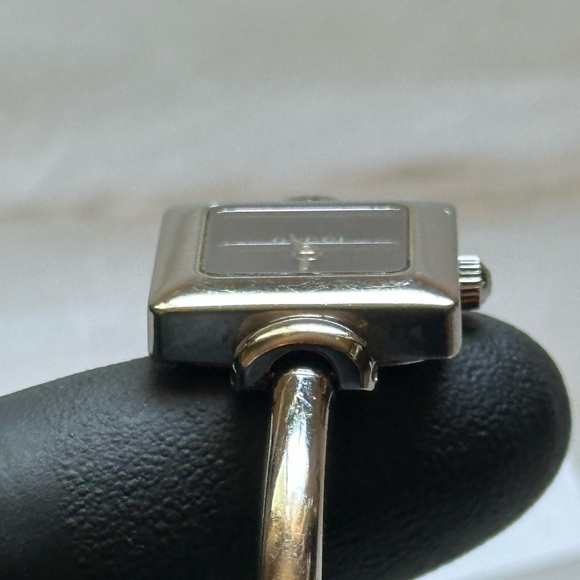 Gucci 1900L Silver Stainless Steel 19mm Ladies’ Swiss-Made Luxury Bangle Watch - Picture 5 of 12